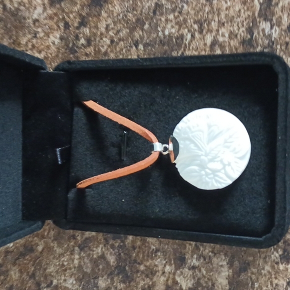 NIB BALI CARVED BONE DRAGONFLY NECKLACE - Picture 1 of 5